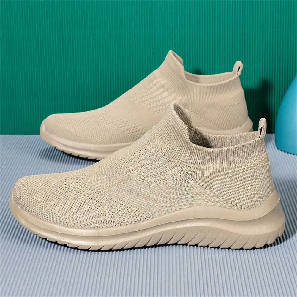 Beige Zachte Nieuwe Nieuwighei - Streetwear Brand Collection recensie en prijs