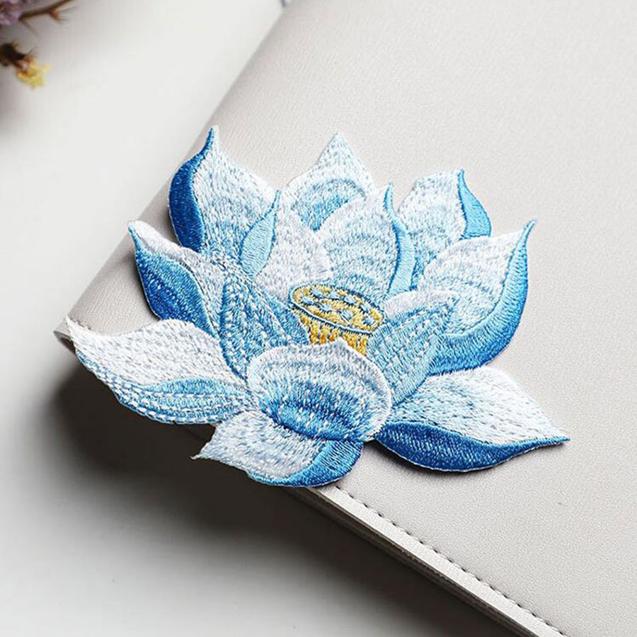 1Pc Roze Lotus Bloem Patch Voo - Streetwear Brand Stickers recensie en prijs